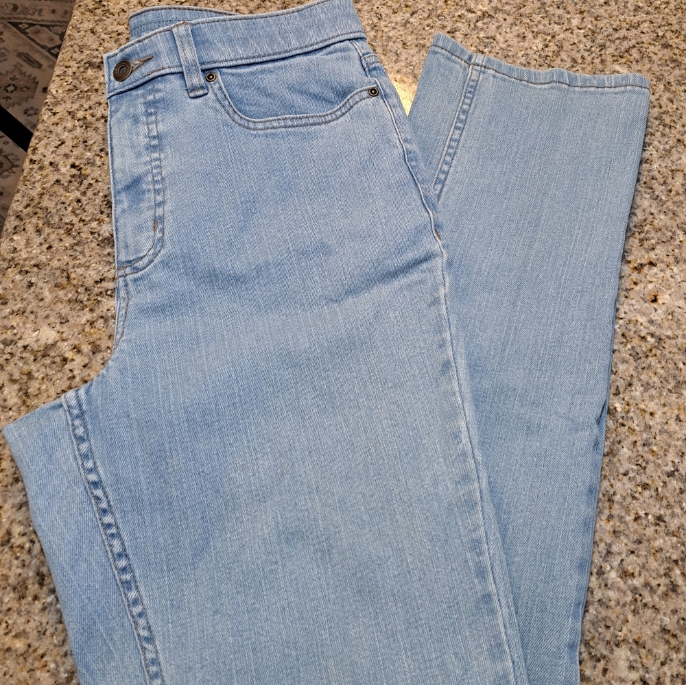 DENIM & CO. 5 pocket straight jeans size 8 Tall - light blue wash